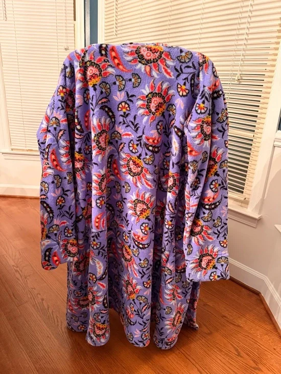 Vera Bradley Sun Valley Plush Fleece Robe Purple Floral Size L/XL Retired - Picture 2 of 3